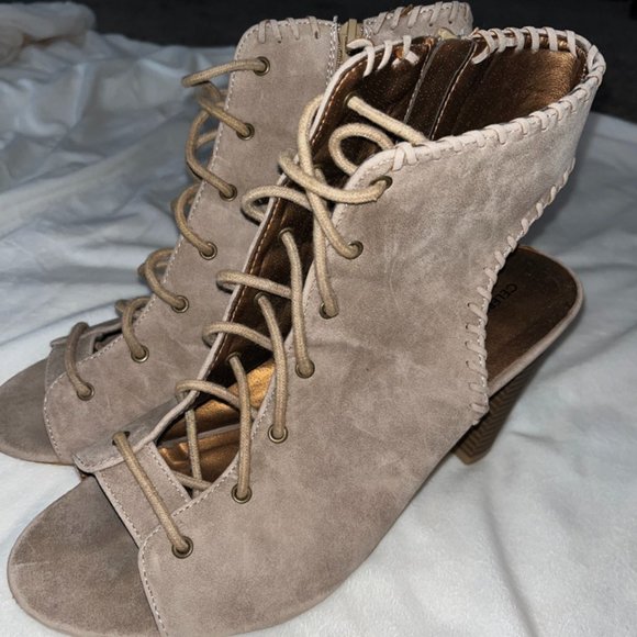 WALMART HEELS - Picture 1 of 2